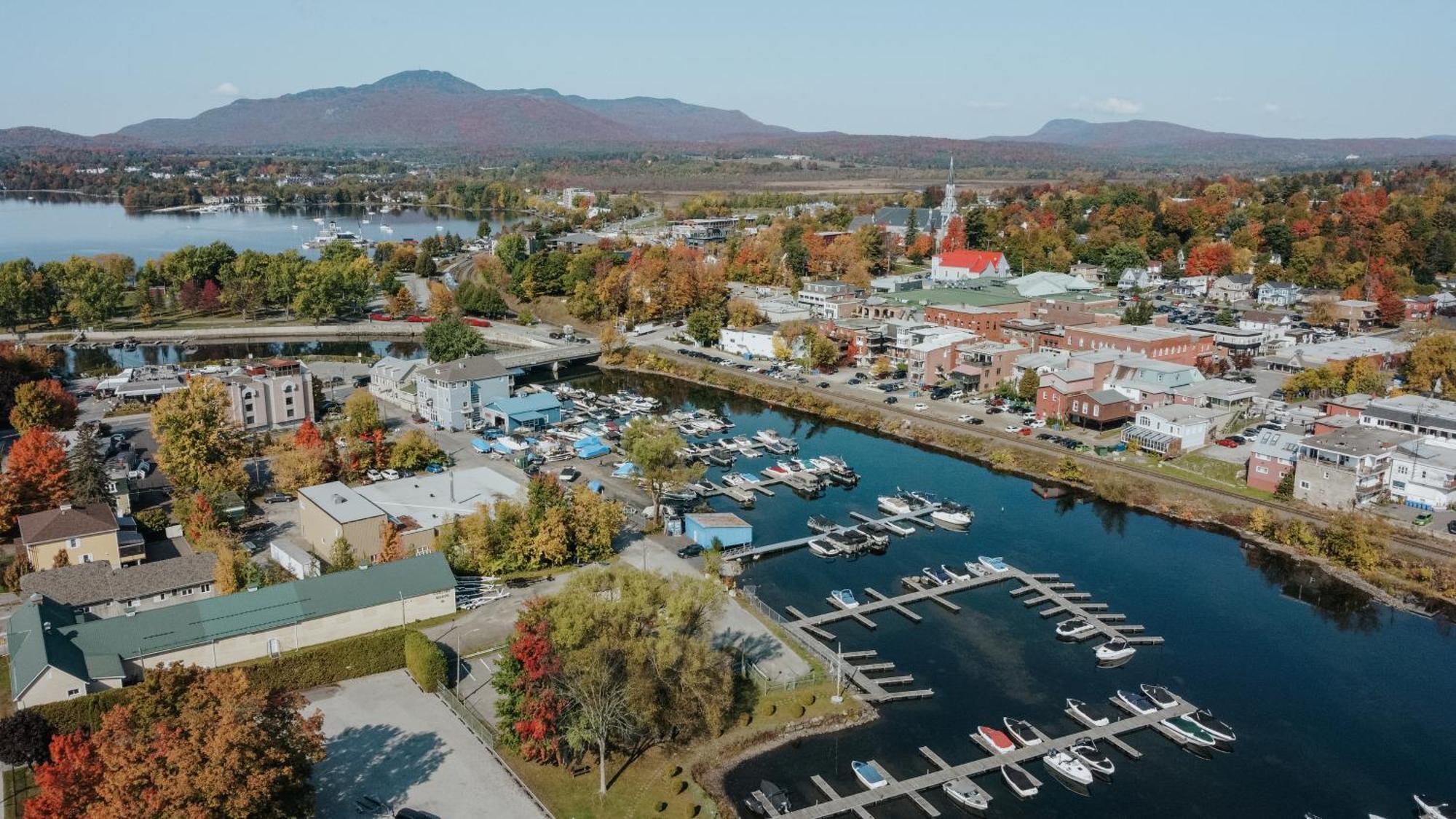 Hotel - Experience - Quartier Des Marinas Magog Zewnętrze zdjęcie